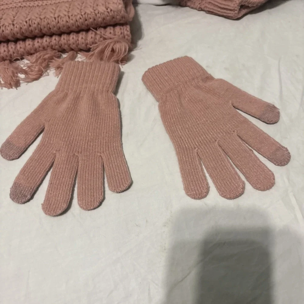 Rose Pink Hand Knit Mittens Crochet Scarf /Hat Set Universal Thread‎ NWOT